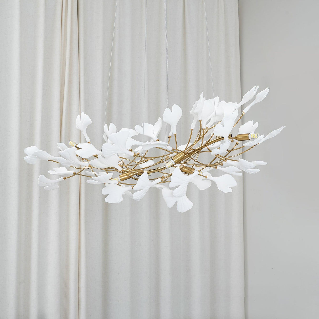 Gingko Chandelier B USE White and Gold