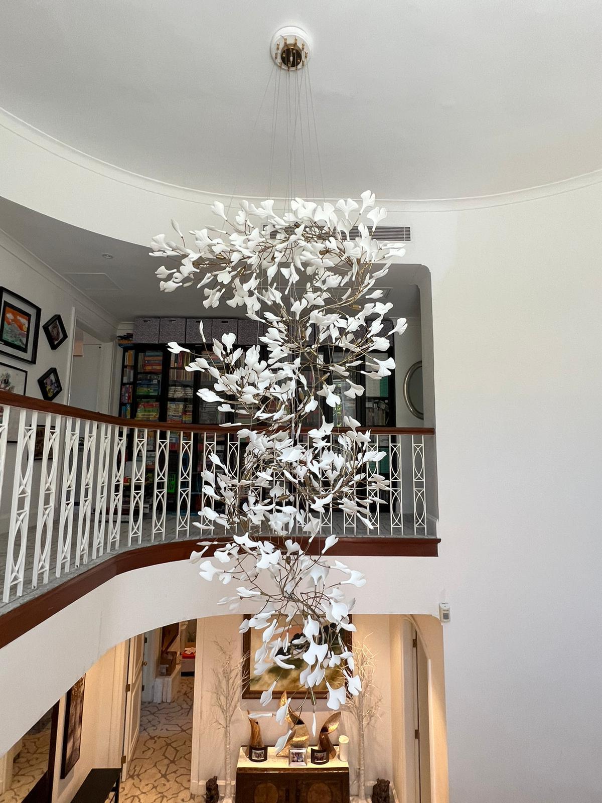 Gingko Chandelier F USE White and Gold