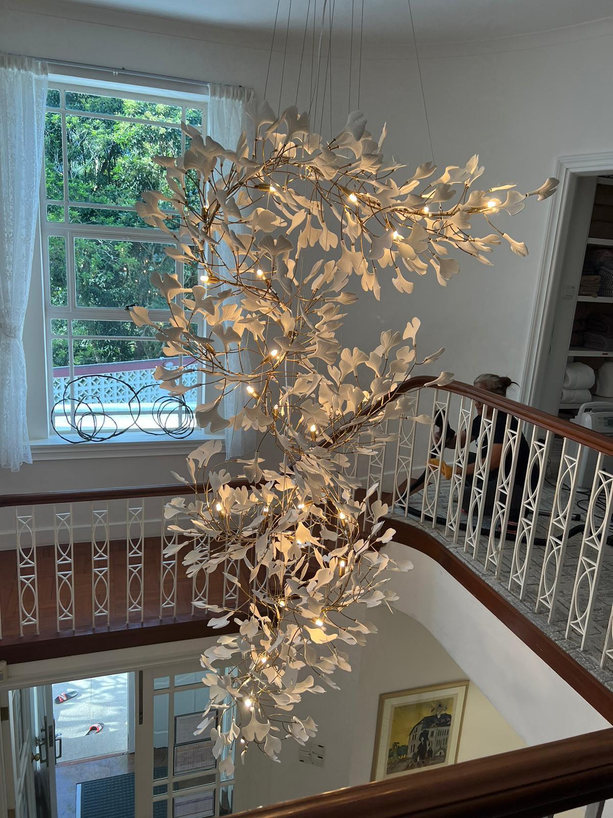 Gingko Chandelier F USE White and Gold