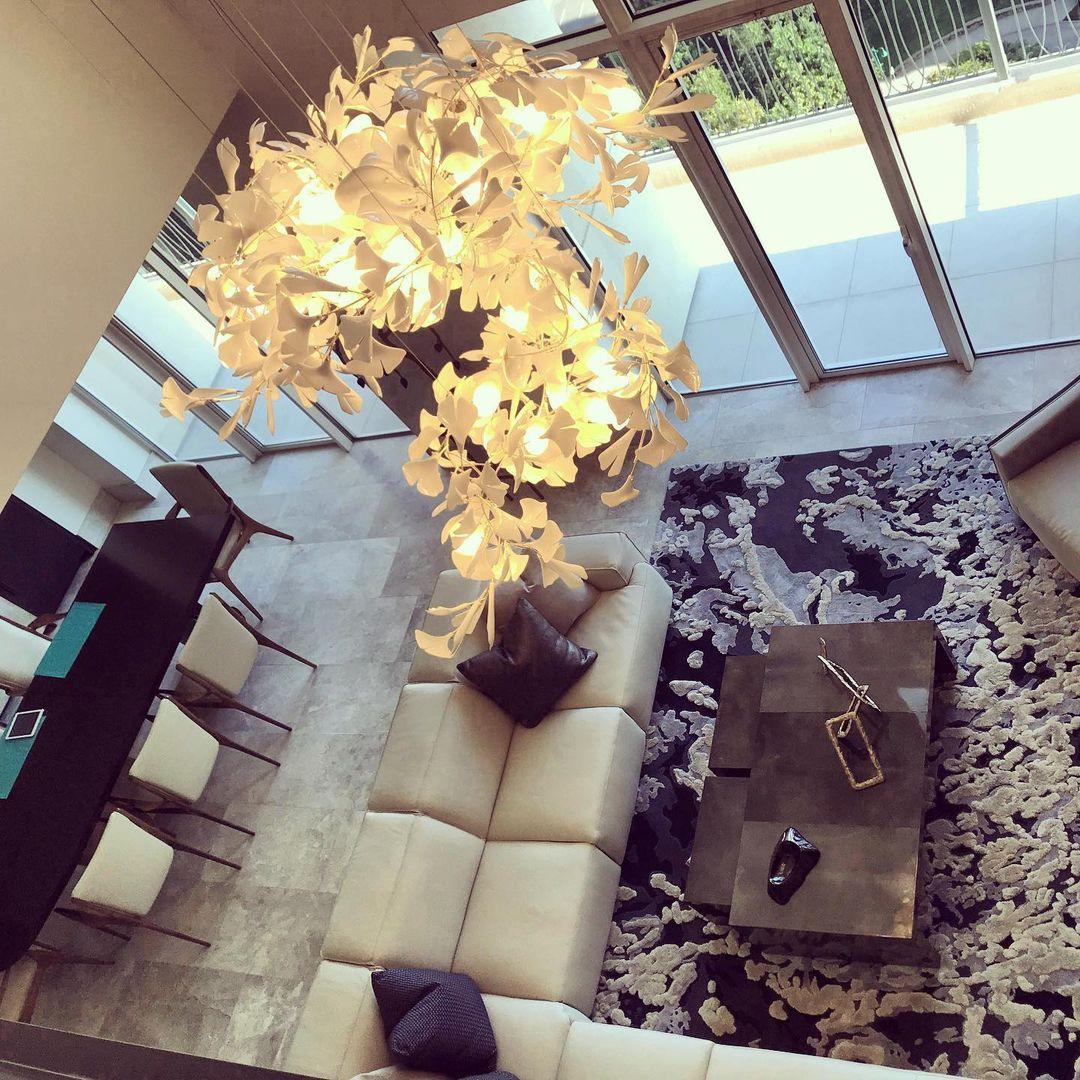 Gingko Chandelier B USE White and Gold